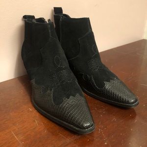 Zara black ankle cowgirl booties - NEW